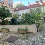 Quiet And Lovely Paris Center